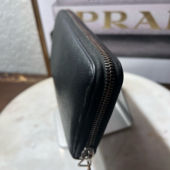 Yves Saint Laurent black pebbled leather zip around continental Wallet - Picture 6 of 14